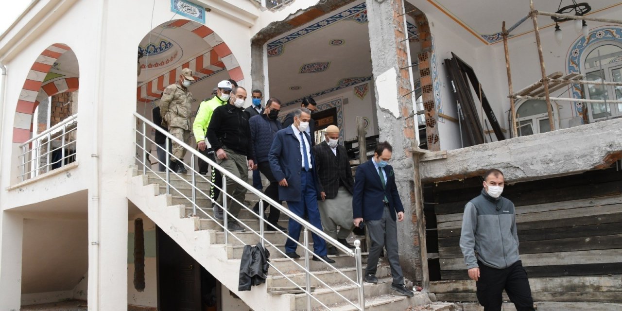Vali Çuhadar Samsat’ta İncelemelerde Bulundu
