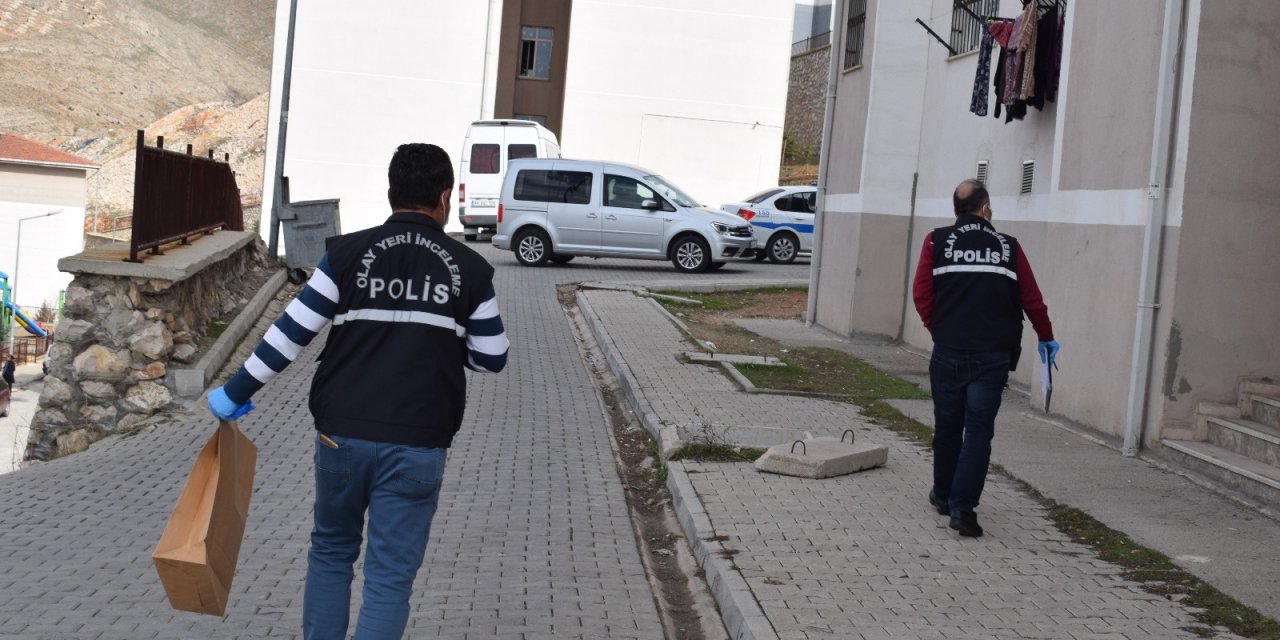 İ̇ki Çocuk Babası Tüfekle Canına Kıydı