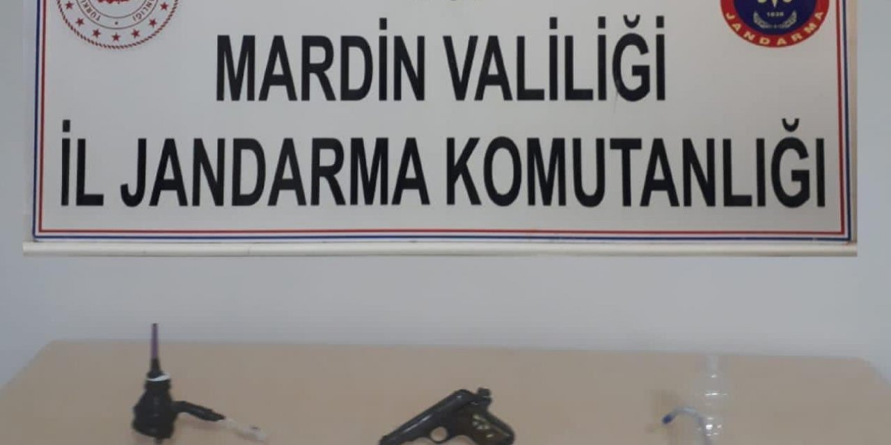 Mardin’de Ruhsatsız Tabanca Ve Uyuşturucu Ele Geçirildi