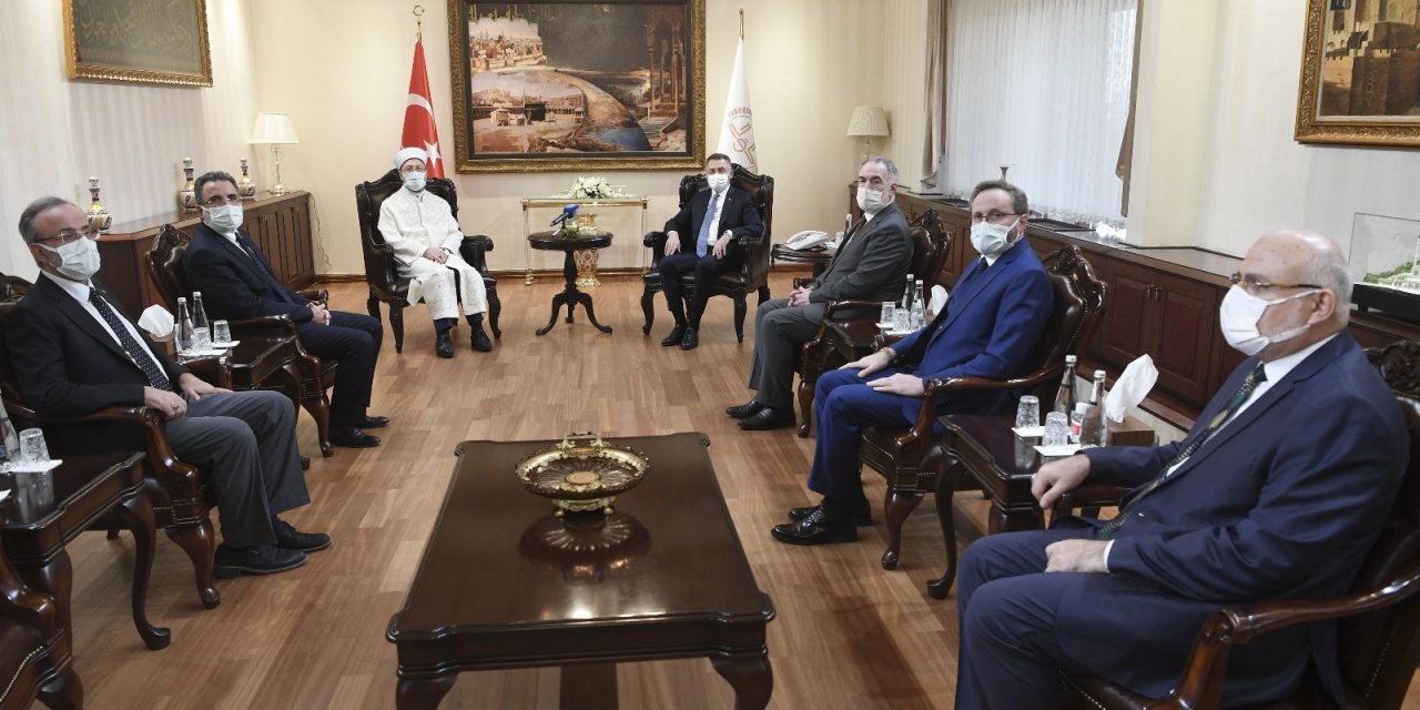 Cumhurbaşkanı Yardımcısı Oktay’dan Diyanet İ̇şleri Başkanı Erbaş’a Geçmiş Olsun Ziyareti