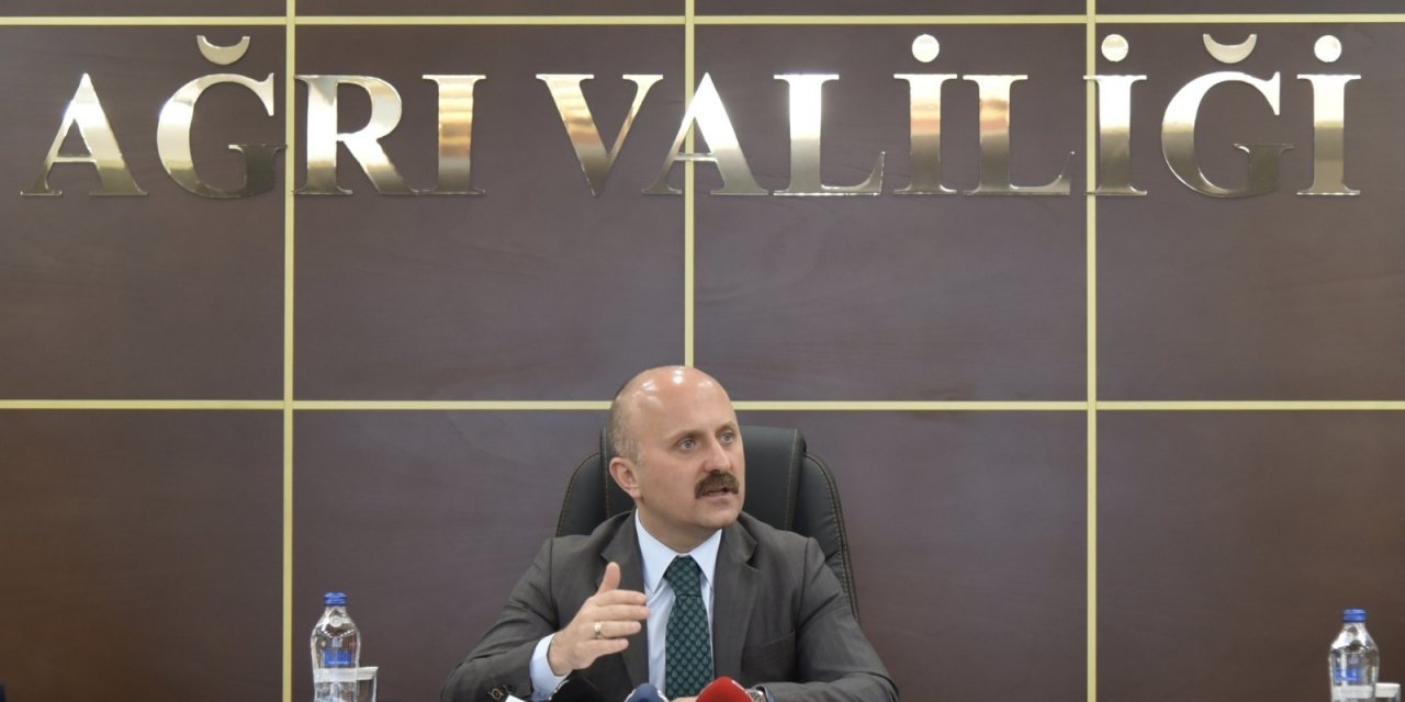 Vali Varol Gazetecilerle Bir Araya Geldi