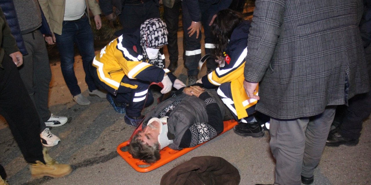 Bariyerlere Çarpıp Takla Atan Otomobil Metrelerce Ters Sürüklendi: 1 Yaralı
