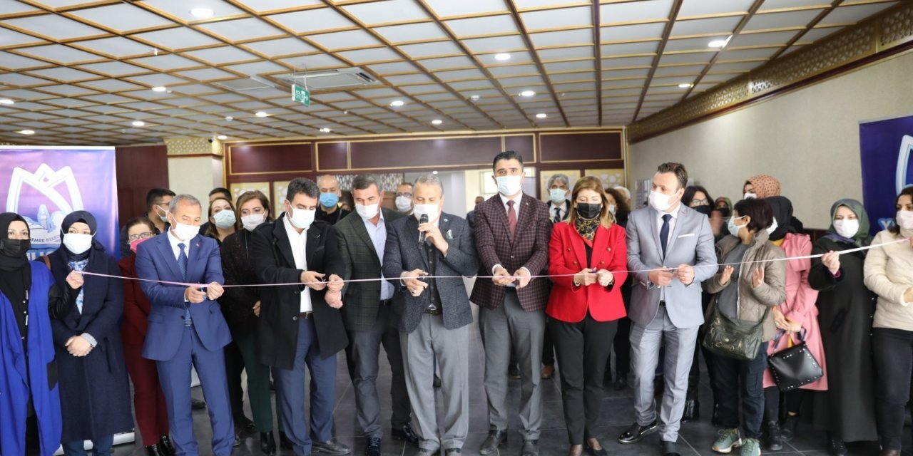 Asırlık Çocuk Dergileri Sergisi Ziyarete Açıldı