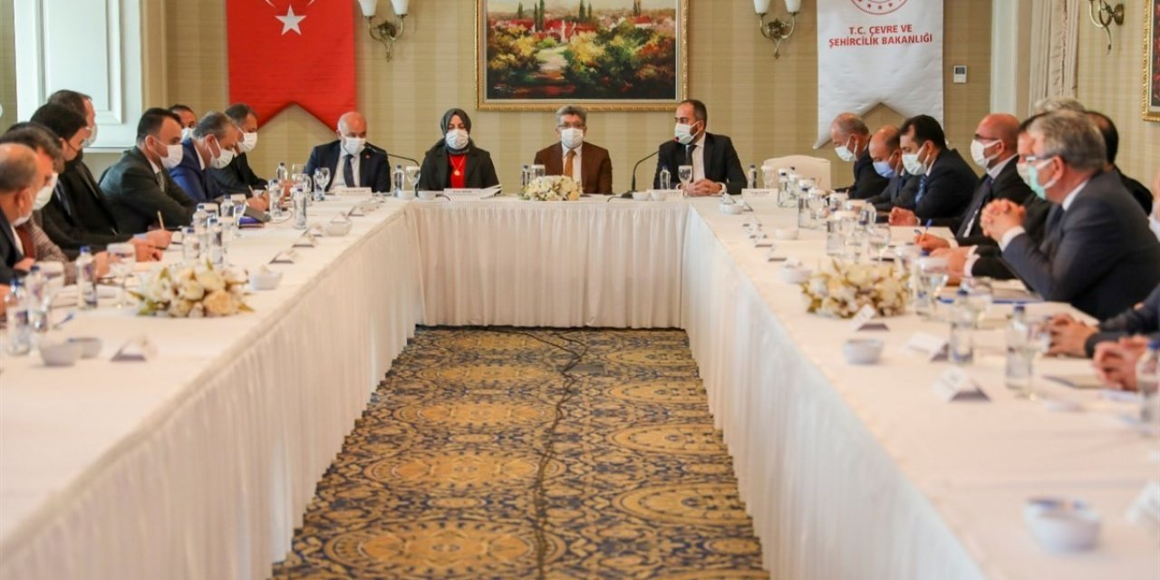 Van Gölü’nün Kirliliği Masaya Yatırıldı