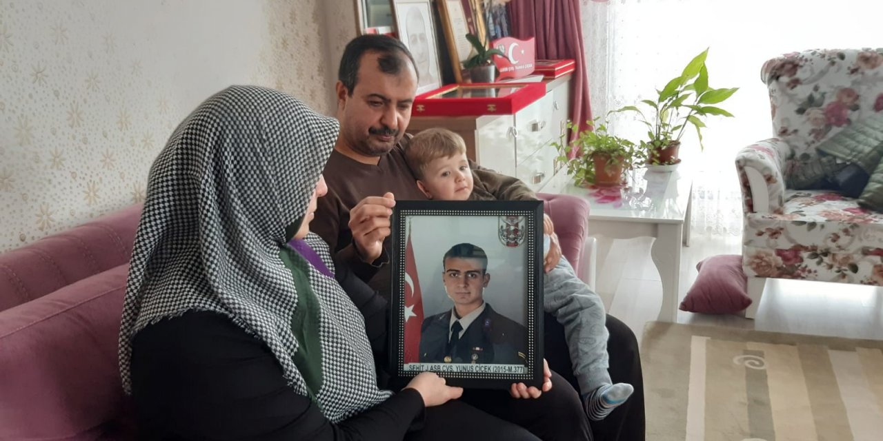 Şehit Anne Ve Babası ’i̇çimize Su Serpildi, Kökleri Kurusun"