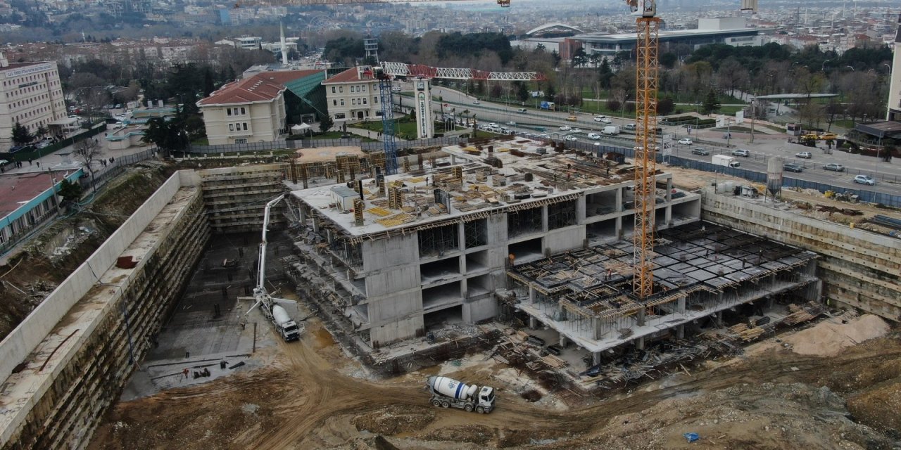 Osmangazi Meydanı Dualarla Yükseliyor