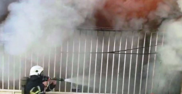 Şanlıurfa'da bir evde çıkan yangına itfaiyeden anında müdahale