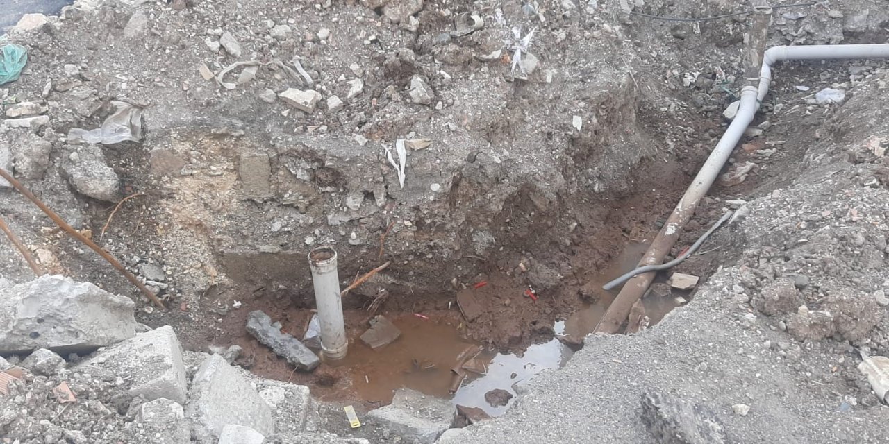 Tıkanan Lağım Borusuyla Mahalleyi Kokular Sardı