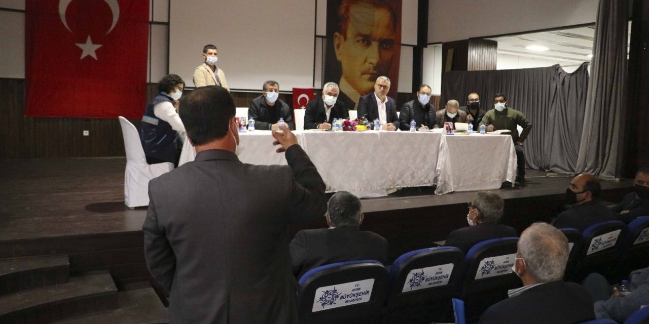 Büyükşehir Karacasulu Muhtarlarla Buluştu