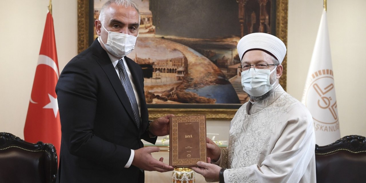 Kültür Ve Turizm Bakanı Ersoy’dan Diyanet İ̇şleri Başkanı Erbaş’a Geçmiş Olsun Ziyareti