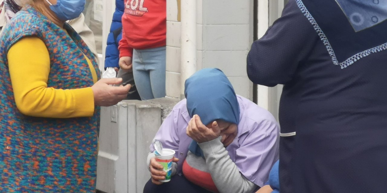 Üsküdar’da Çıkan Yangında Muhabbet Kuşu Öldü