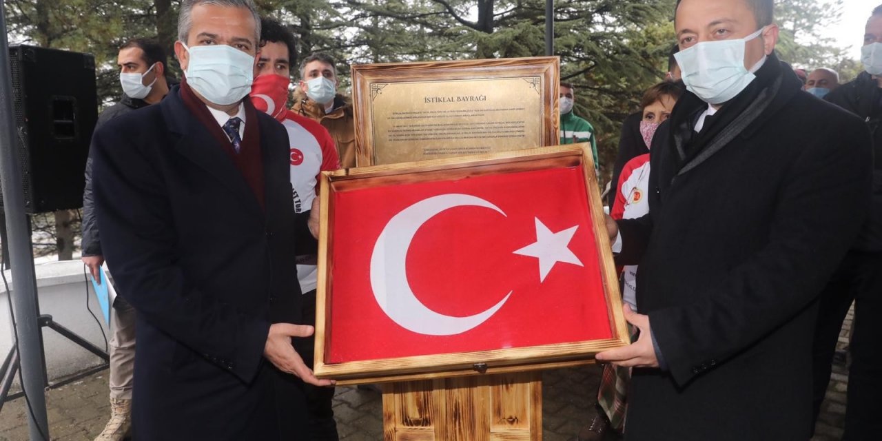 İ̇stiklal Bayrağı Zafer Yolculuğuna Devam Ediyor
