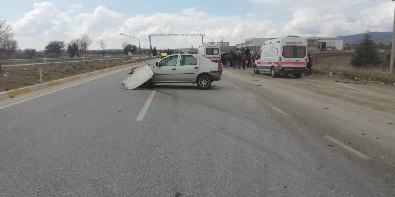 Banaz’da Trafik Kazası; 3 Yaralı