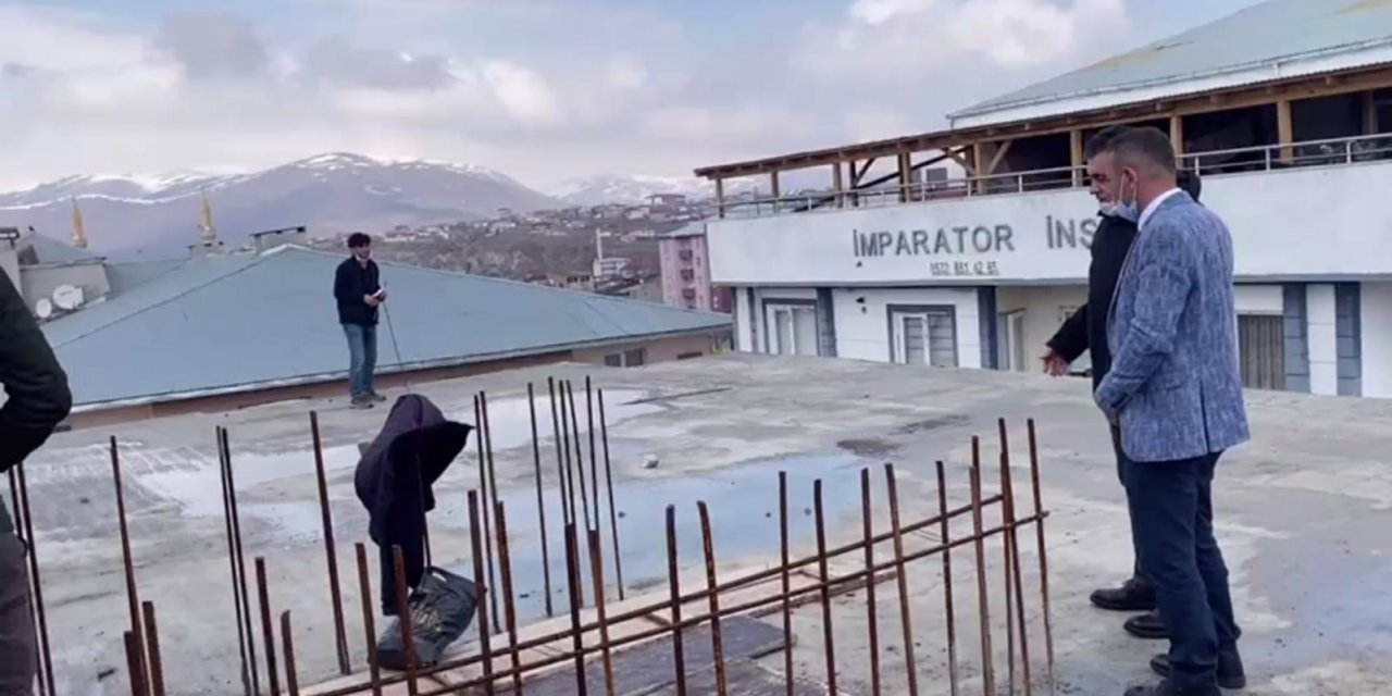 Belediye Başkanı İntihar Girişimini Engelledi