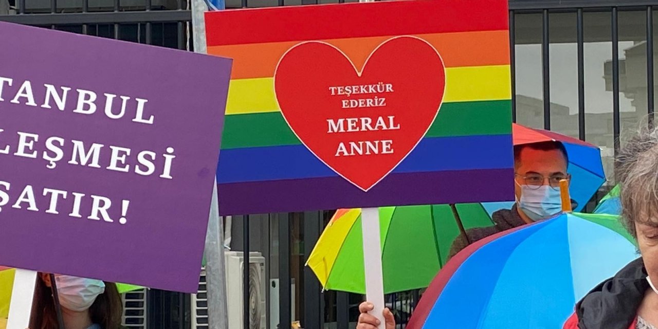 Lgbt Üyelerinden İ̇yi̇ Parti Lideri Meral Akşener’e Teşekkür