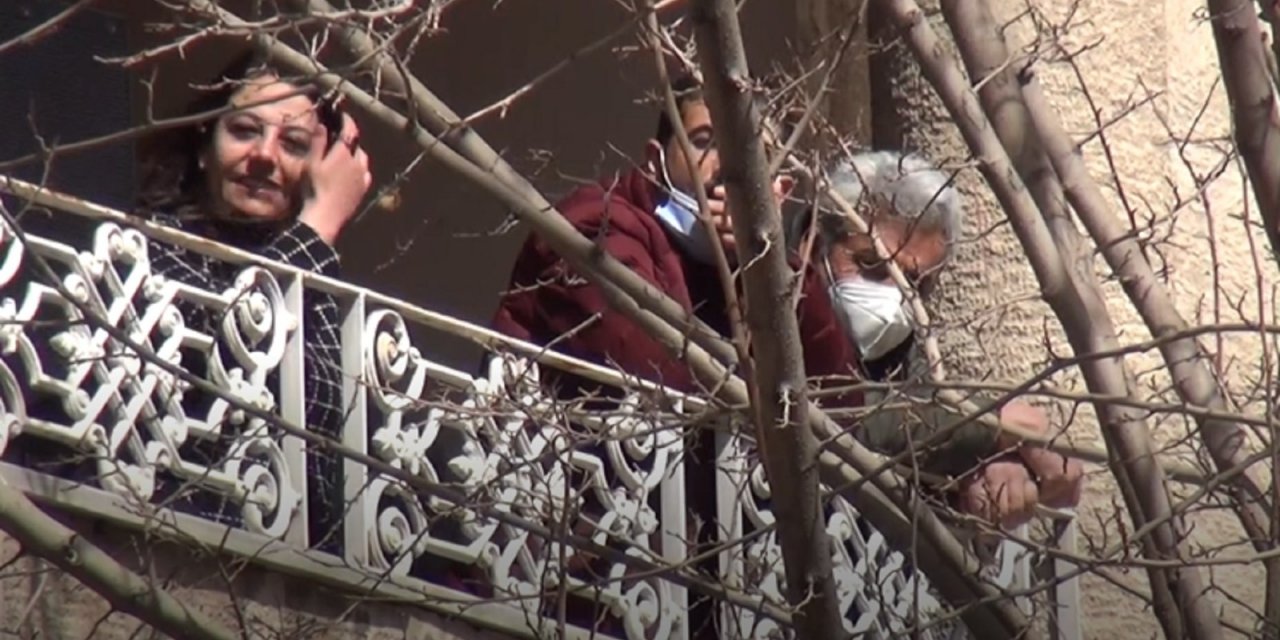 Hdp’li Kadının Vanlı Annelere Gülmesine Büyük Tepki