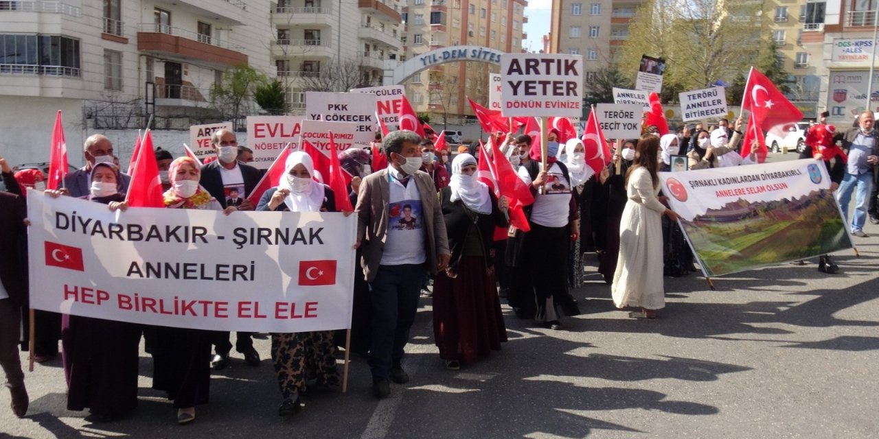 Diyarbakır Ve Şırnak Annelerinden Teröre Lanet Yürüyüşü