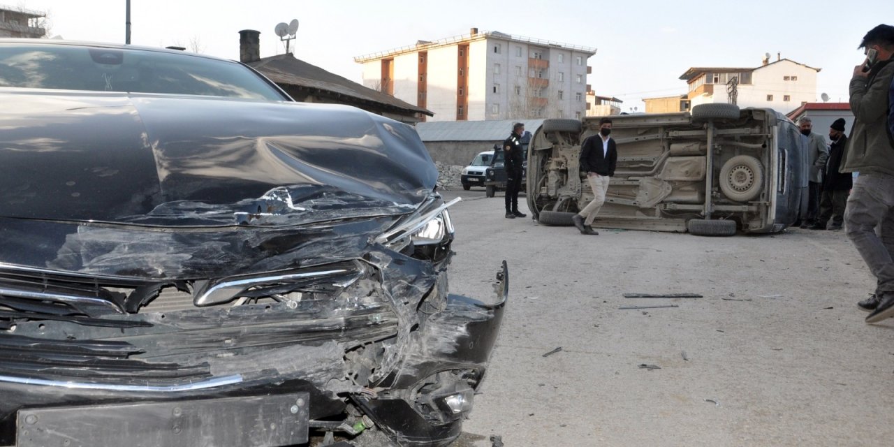 Yüksekova’da Trafik Kazası: 1 Yaralı
