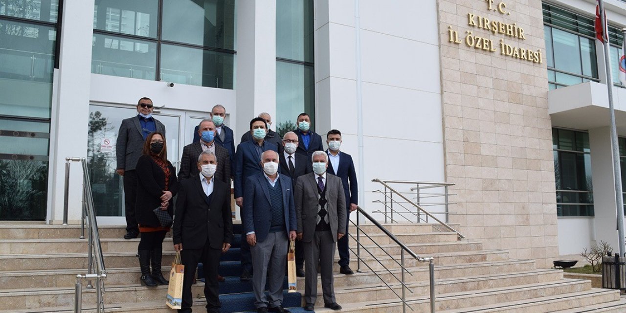 Özel İ̇dareden Emekli Personele Teşekkür Plaketi