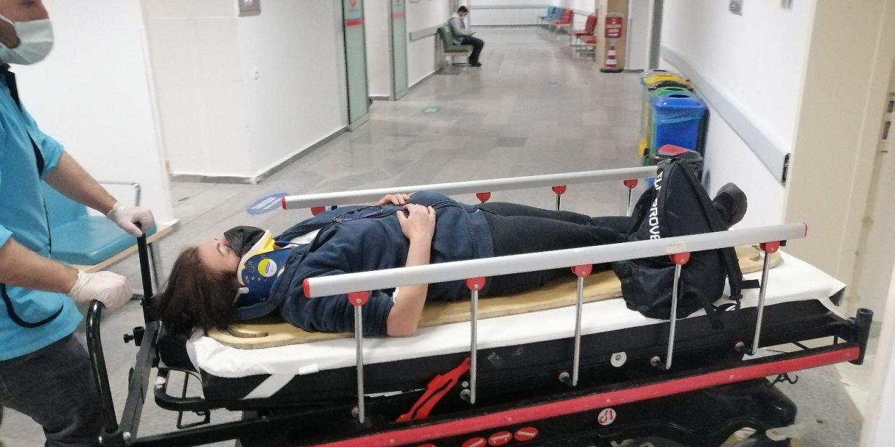 Aksaray’da Kontrolden Çıkan Otomobil Takla Attı: 2 Yaralı