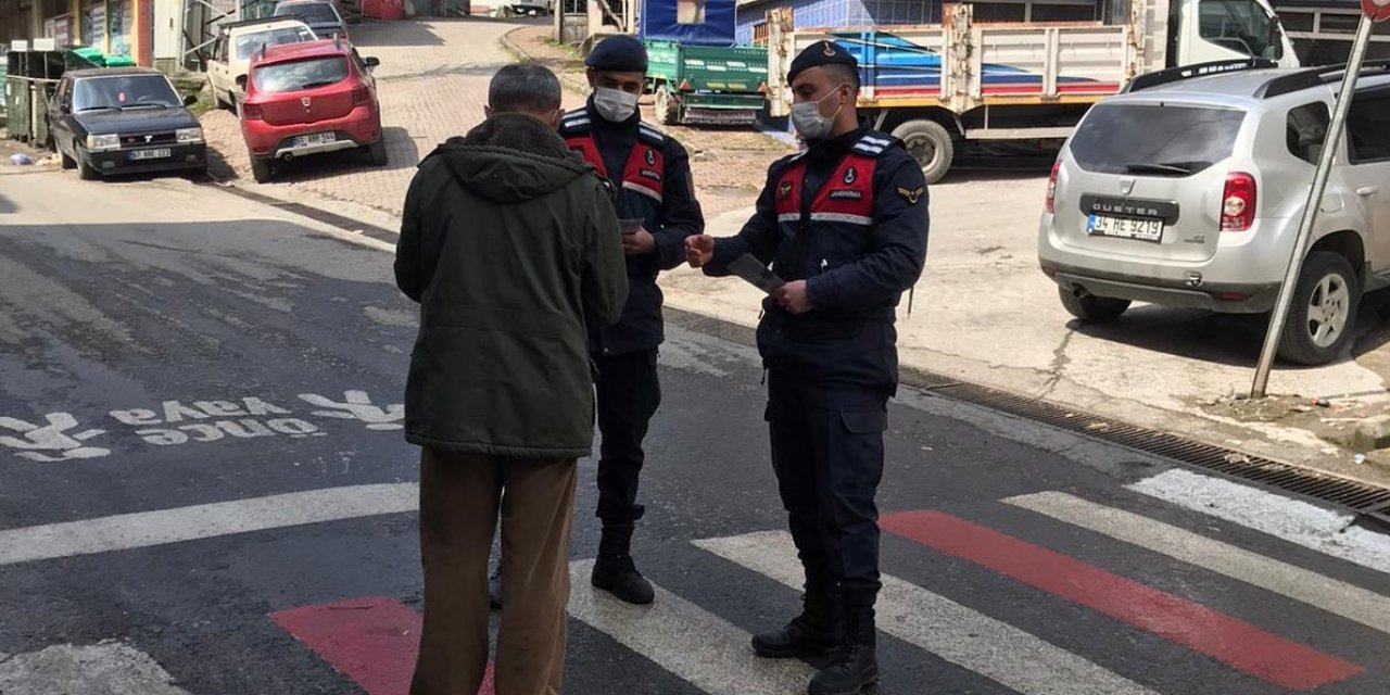 Jandarma, Sürücüleri Hem Uyarıyor Hem Bilgilendiriyor
