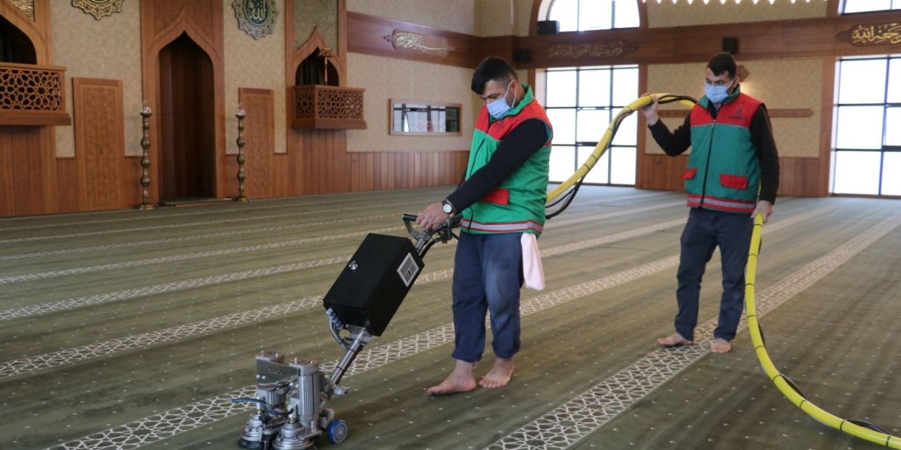 Camilerde Ramazan Hazırlığı Başladı