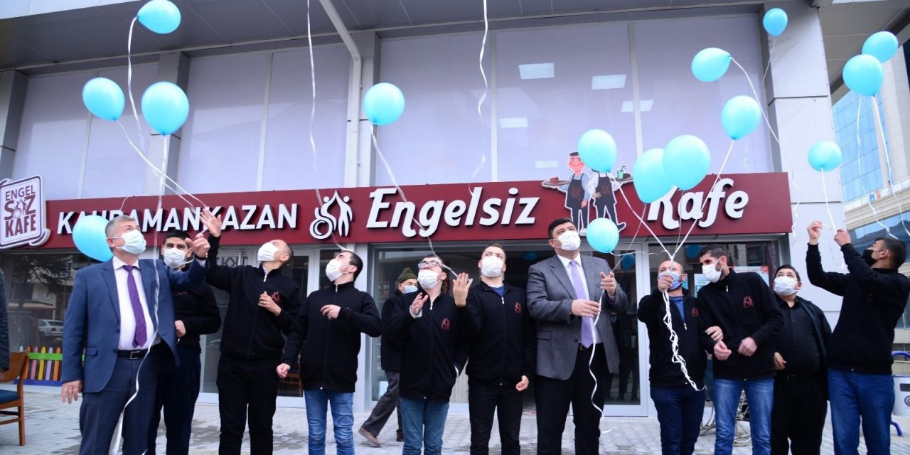 Mavi Balonlar Farkındalık İçin Havalandı