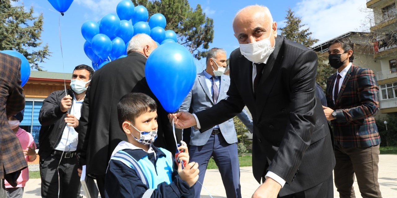 Battalgazi’de Mavi Balonlarla Otizm Farkındalığı