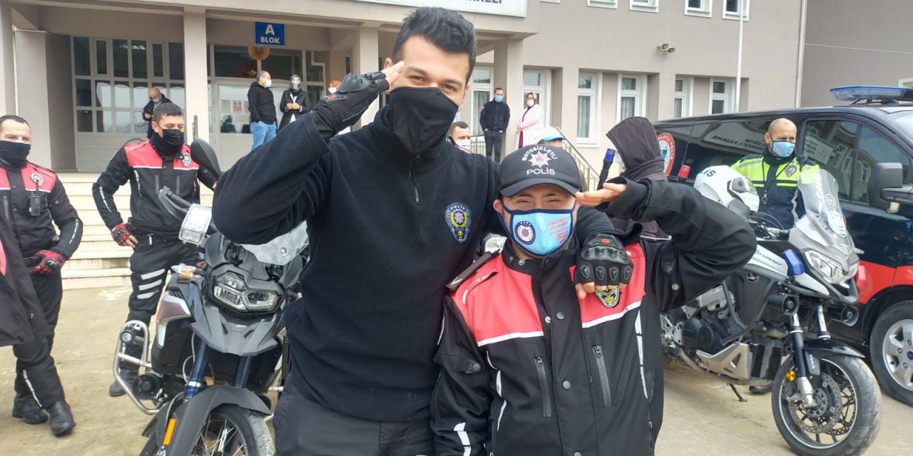 Dünya Otizm Farkındalık Günü’nde Polis Oldular, Mutlulukları Gözlerinden Okundu