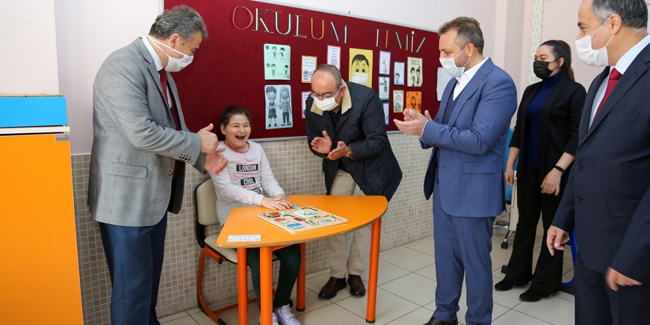 Başkan Kavuş Özel Öğrencilerle Buluştu