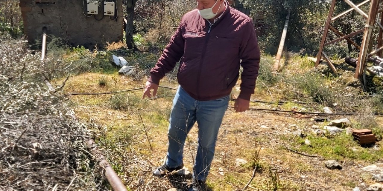 Çiftçinin Sulama Borularını Çaldılar