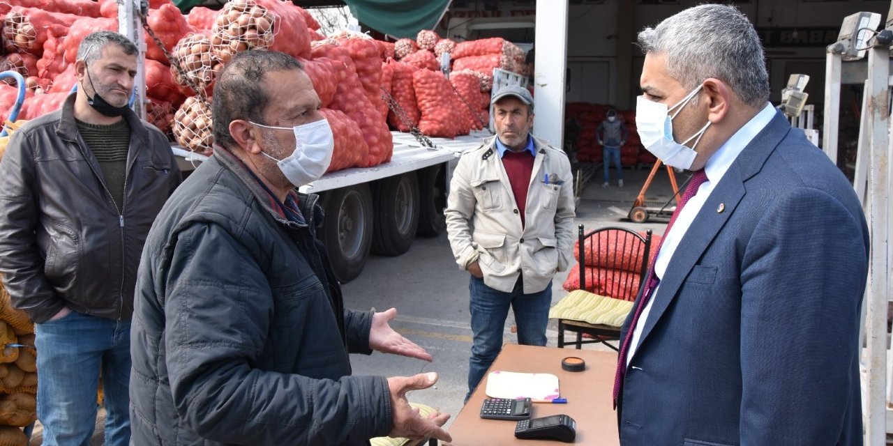 Başkan Sadıkoğlu Sebze Meyve Komisyoncularının Sorunlarını Dinledi
