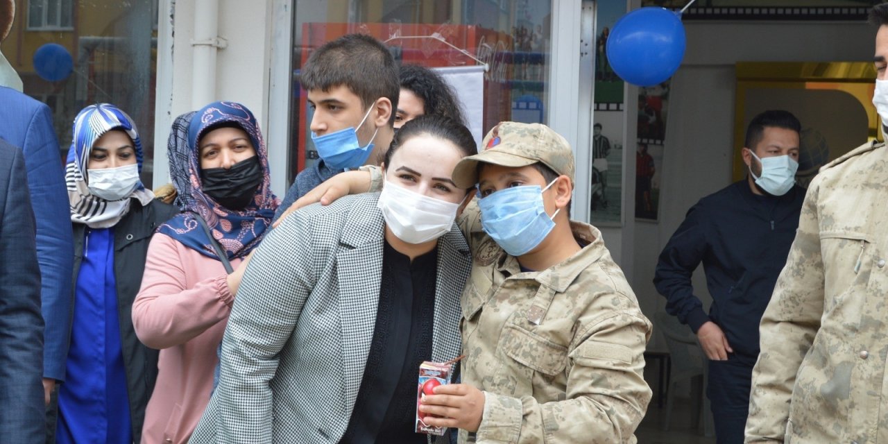 Besni’de Dünya Otizm Farkındalık Günü Kutlandı