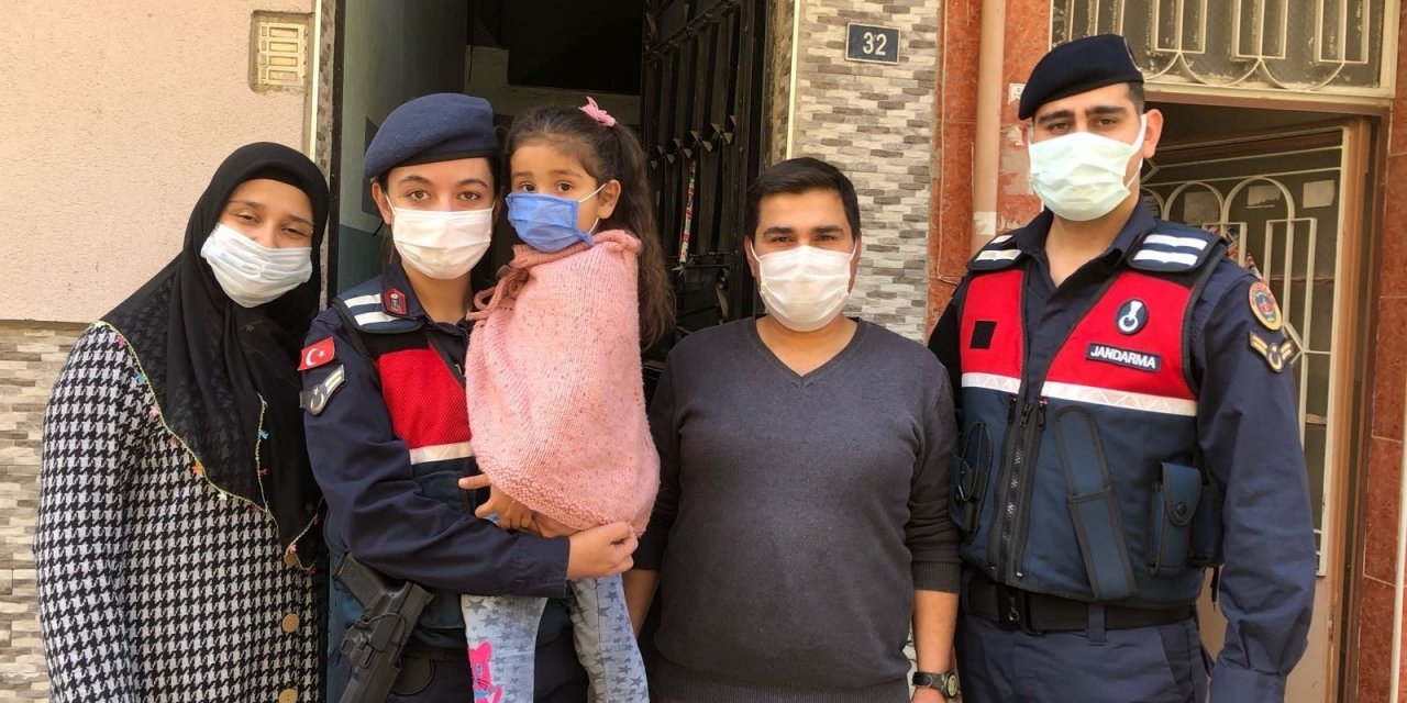 Kaybolan Küçük Kız Jandarma Tarafından Bulundu
