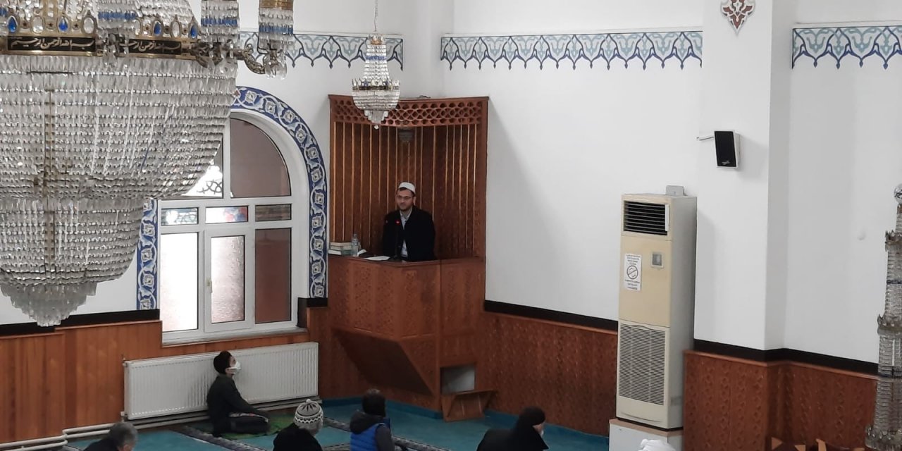 Cuma Vaazında Bilimsel Sohbet: "i̇badetlerin İ̇nsan Sağlığı Üzerindeki Etkileri"