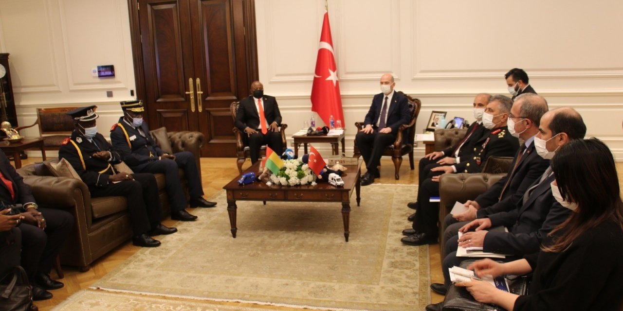 Bakan Soylu, Gine Bissaulu Mevkidaşı Cande’yi Kabul Etti