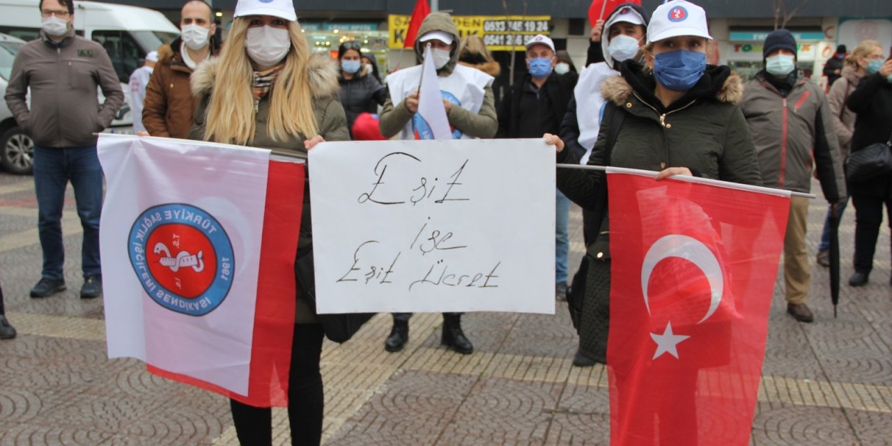 Omü Sağlık İşçilerinden Toplu Sözleşme Eylemi