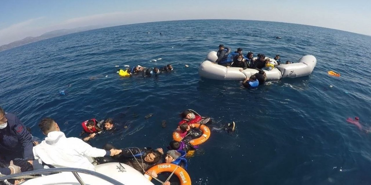 Çanakkale Açıklarından 40 Düzensiz Göçmen, Yunanistan Unsurlarınca Ölüme Terk Edildi