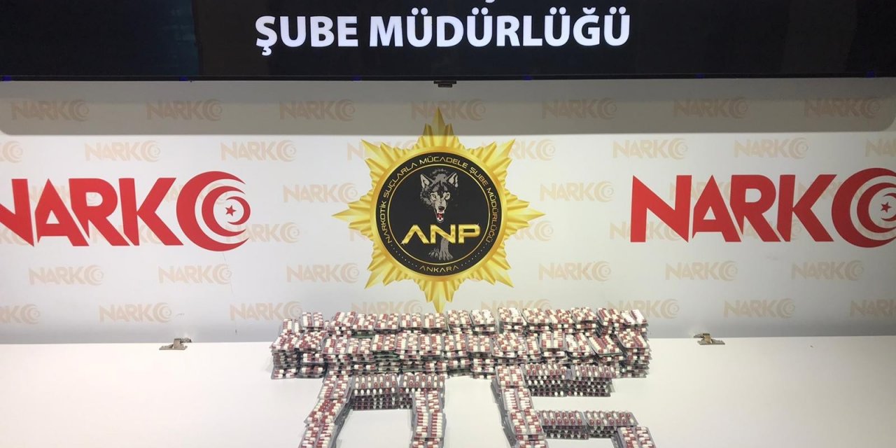 El Altından Piyasaya Kırmızı Reçeteli İlaç Sokmaya Çalışan Doktora Narkotik Ekiplerinden Operasyon