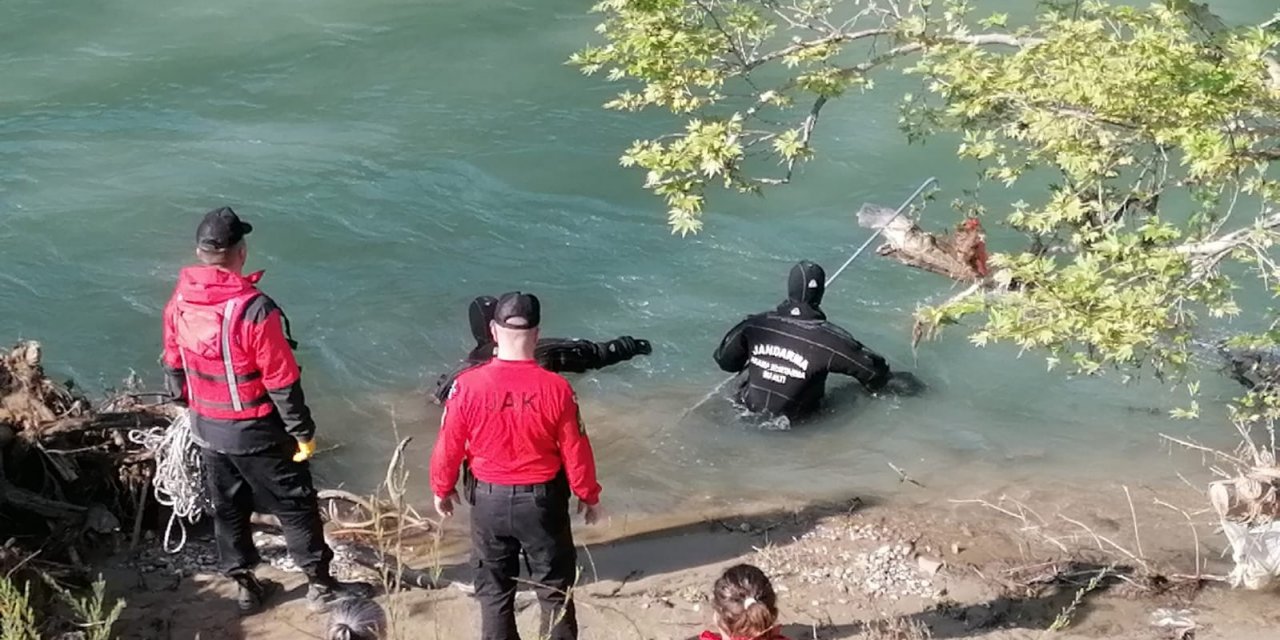 Ailesiyle Piknik Yapan 10 Yaşındaki Çocuk Her Yerde Aranıyor