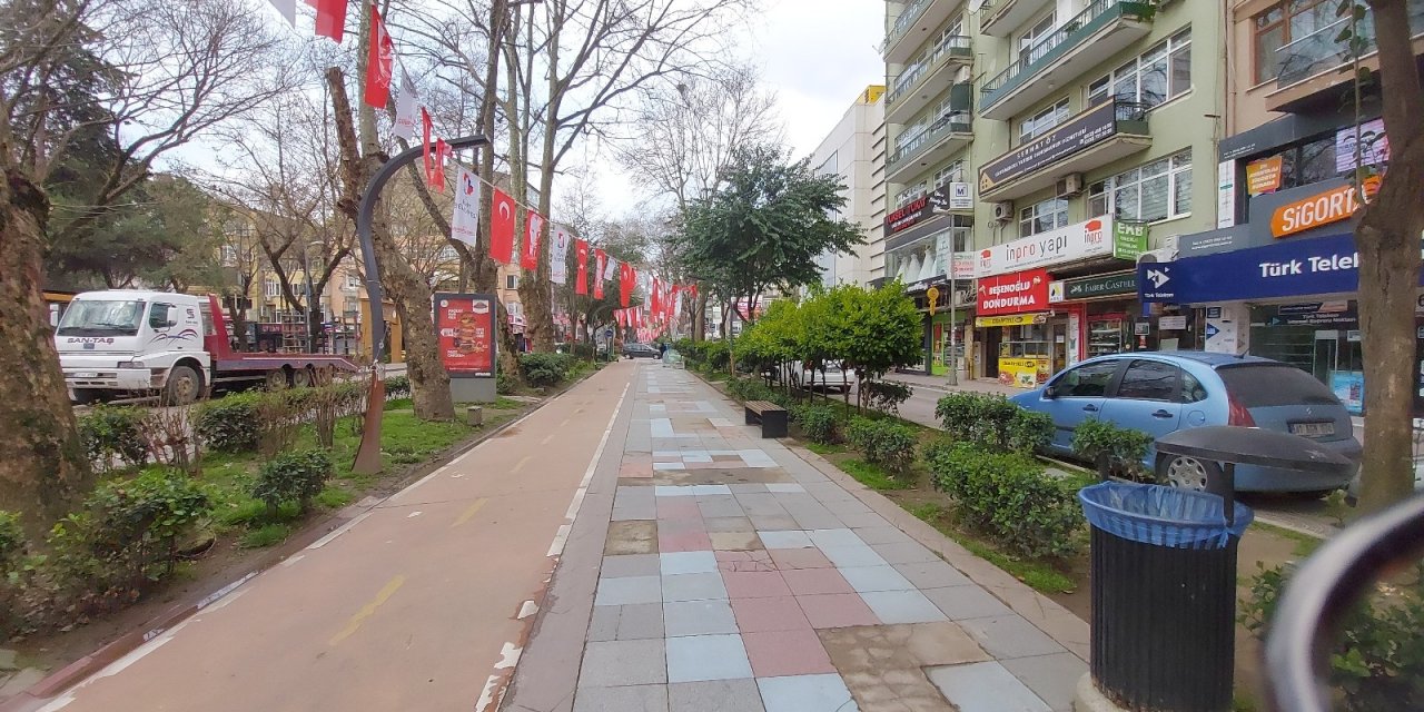 Haftalar Sonra Yeniden Başlayan Cumartesi Kısıtlaması İle Sokaklar Boş Kaldı