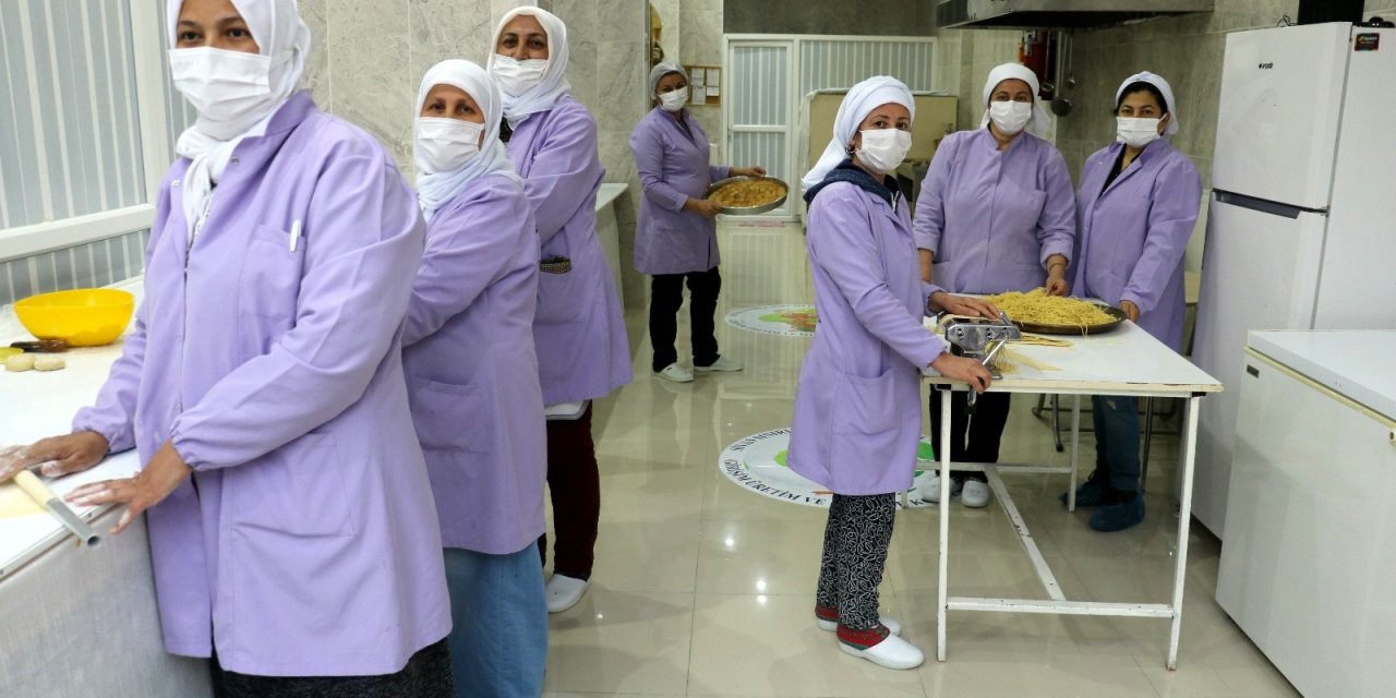 Hepsinin Farklı Bir Hikayesi Var, Buradaki Kadınlar Mutlu