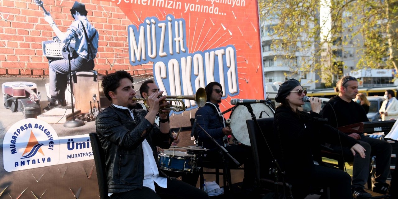 Muratpaşa Müziği Sokağa Taşıyor