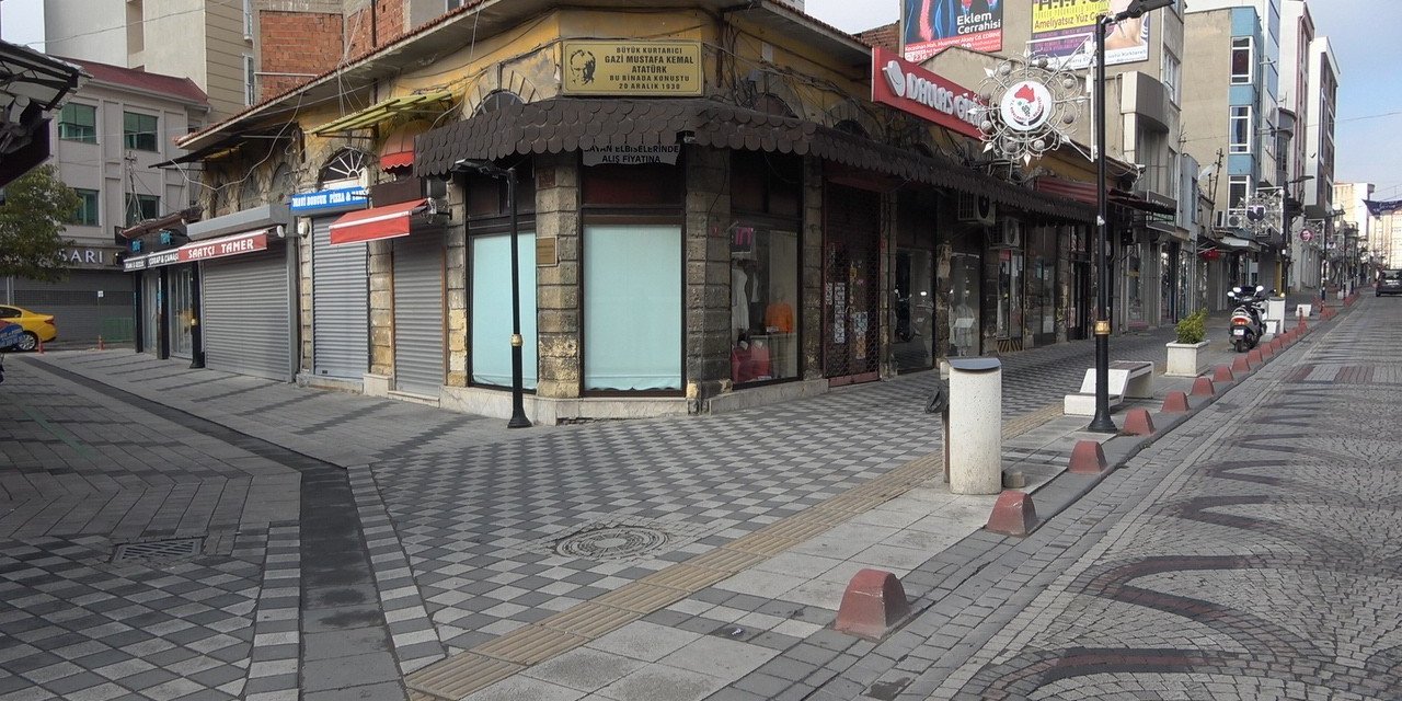 Kırklareli Sokağa Çıkma Kısıtlamasına Büyük Oranda Riayet Ediliyor