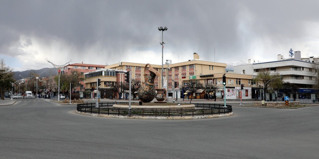 Erzincan’da Sokaklar Boş Kaldı