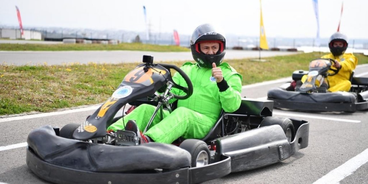 Tuzla’da Ünlü Radyocular Karting İle Stres Attı