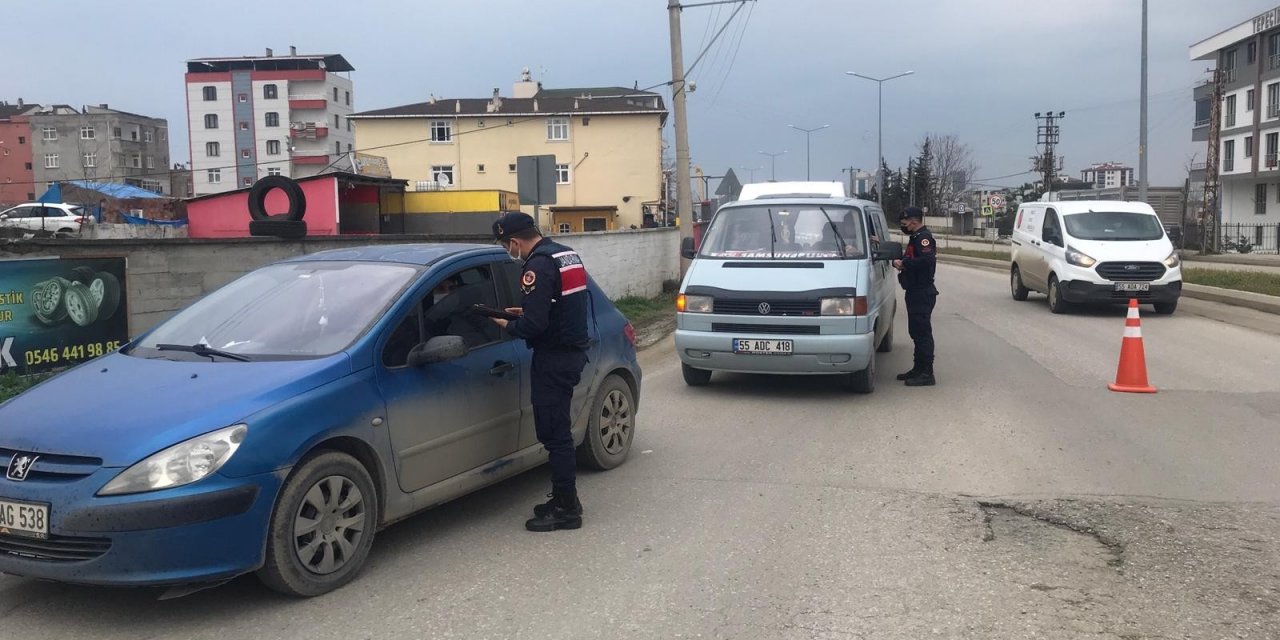 İ̇lkadım Jandarma’dan Hes Kodu Sorgulaması Ve Sokağa Çıkma Yasağı Uygulaması