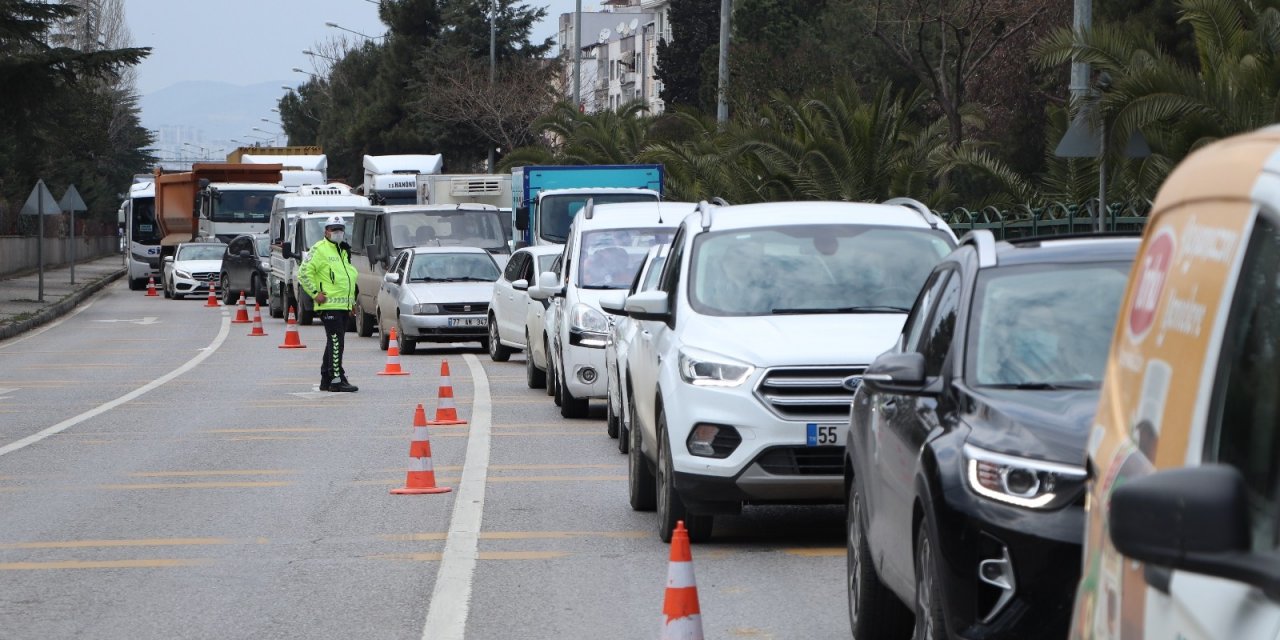 Samsun’da Kısıtlamada ‘hes Kodsuz Kuş Uçmadı’