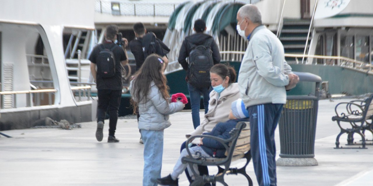 Kısıtlamadan Muaf Olanlar Ve Turistler Korona Virüsü Unuttu