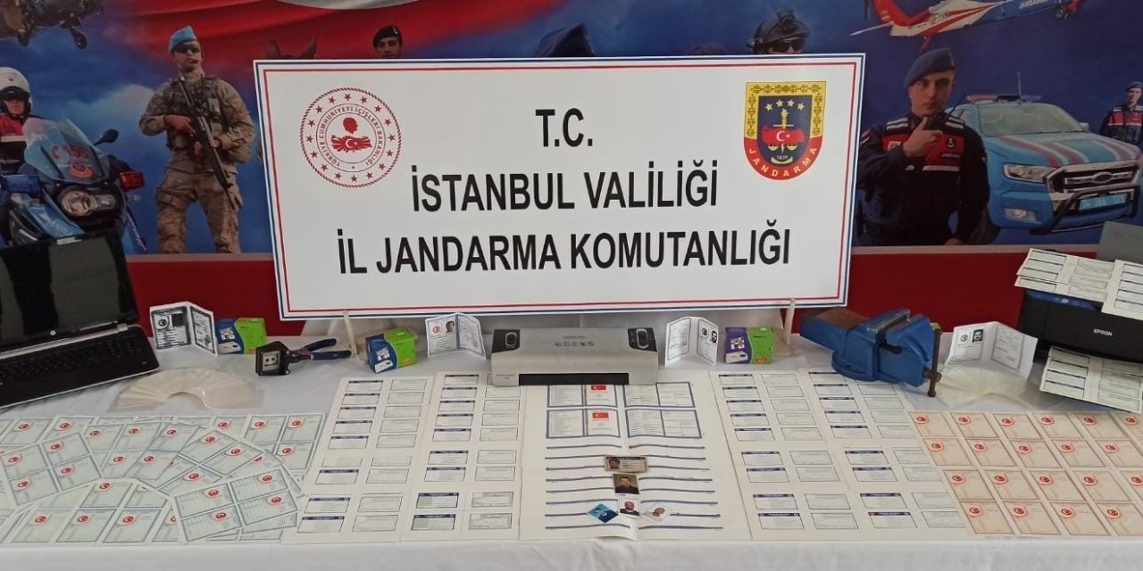 Jandarma’dan Sahte Nüfus Cüzdanı Ve Ehliyet Düzenleyen Şahsa Operasyon